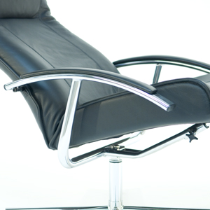 Kebe Techno recliner and Stool 2